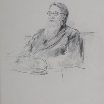 Изображен сидящий в 3/4 повороте влево старик с белой бородой, в очках, в пальто с отворотами.
