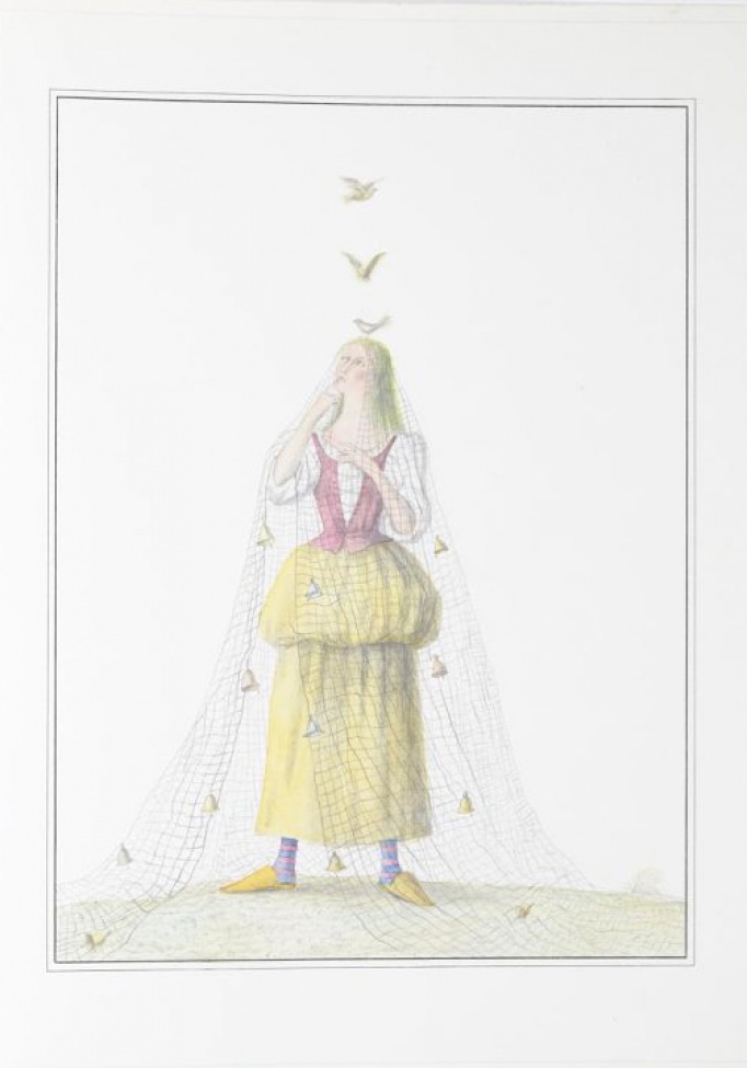 Изображена в рост стоящая на лужайке женщина укутанная в сеть с колокольчиками; над ее головой три птицы.