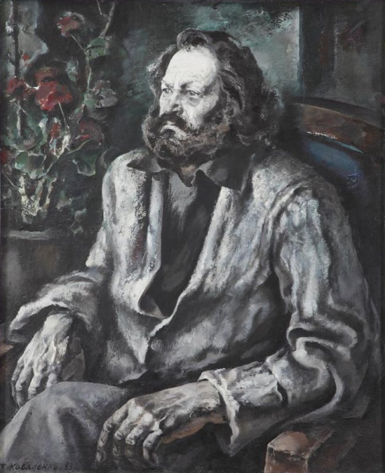 Поясное изображение сидящего в кресле человека средних лет, с широкой окладистой бородой, длинными зачесанными над высоким лбом волосами, серыми глазами, в 3/4 повороте лица влево.