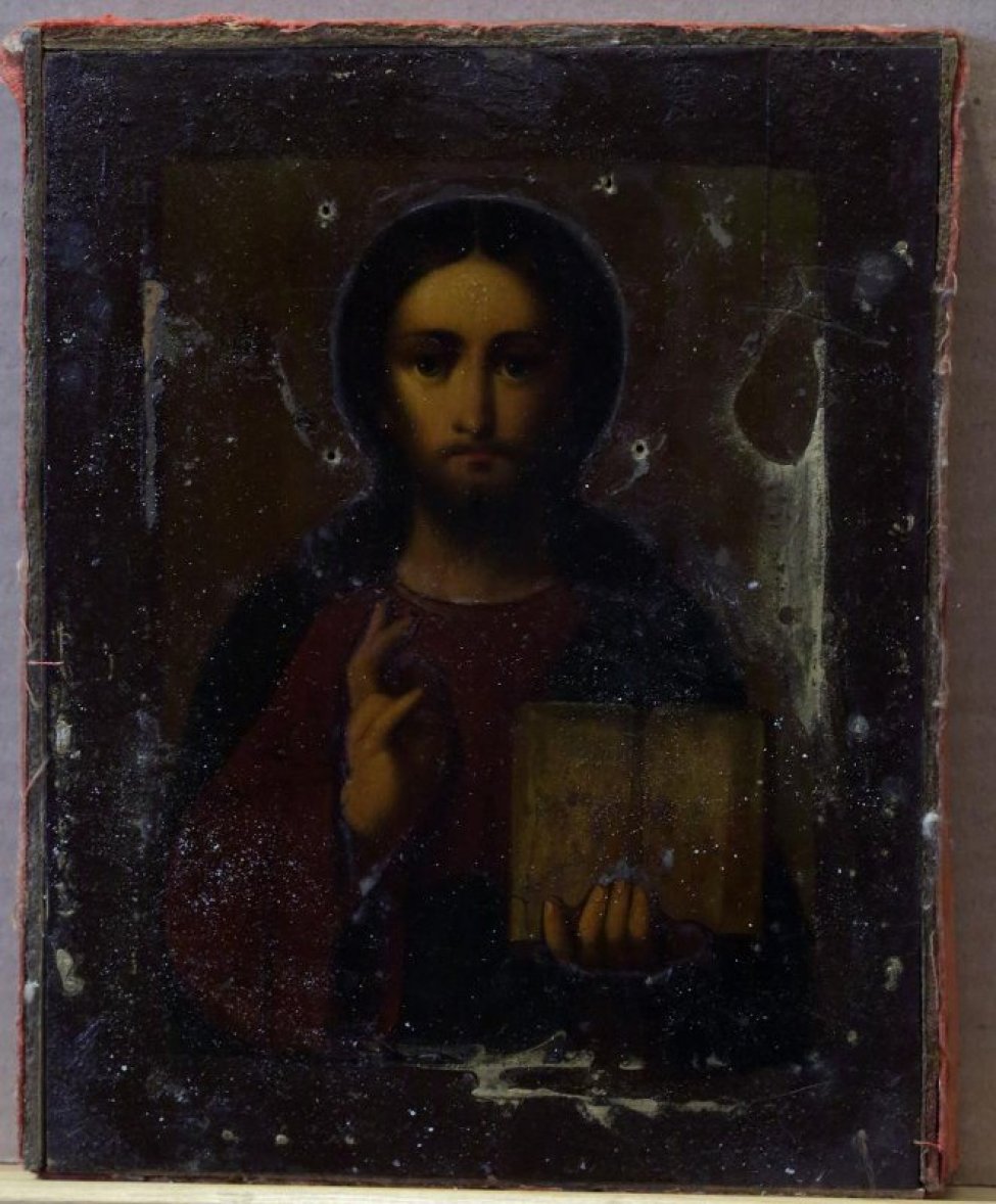 Поясное изображение Христа, держащего евангелие с текстом "Заповедь новую даю вамъ да любите другъ"