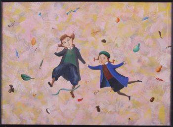 На розовом фоне в центре изображения - фигурки мальчика и девочки, которые, взявшись за руки, летают в танце среди листьев, шариков, плодов.