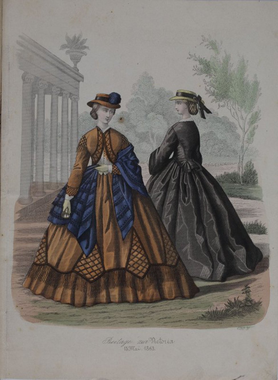 Изображены две дамы в платьях с кринолинами. Одна в коричневом и с синей шалью, другая - в черном с соломенной "canotier".