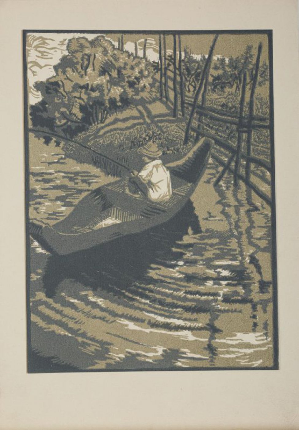 Изображен мальчик в шляпе, сидящий в лодке с удочкой в руках. По берегу идет изгородь, заходящая в воду.