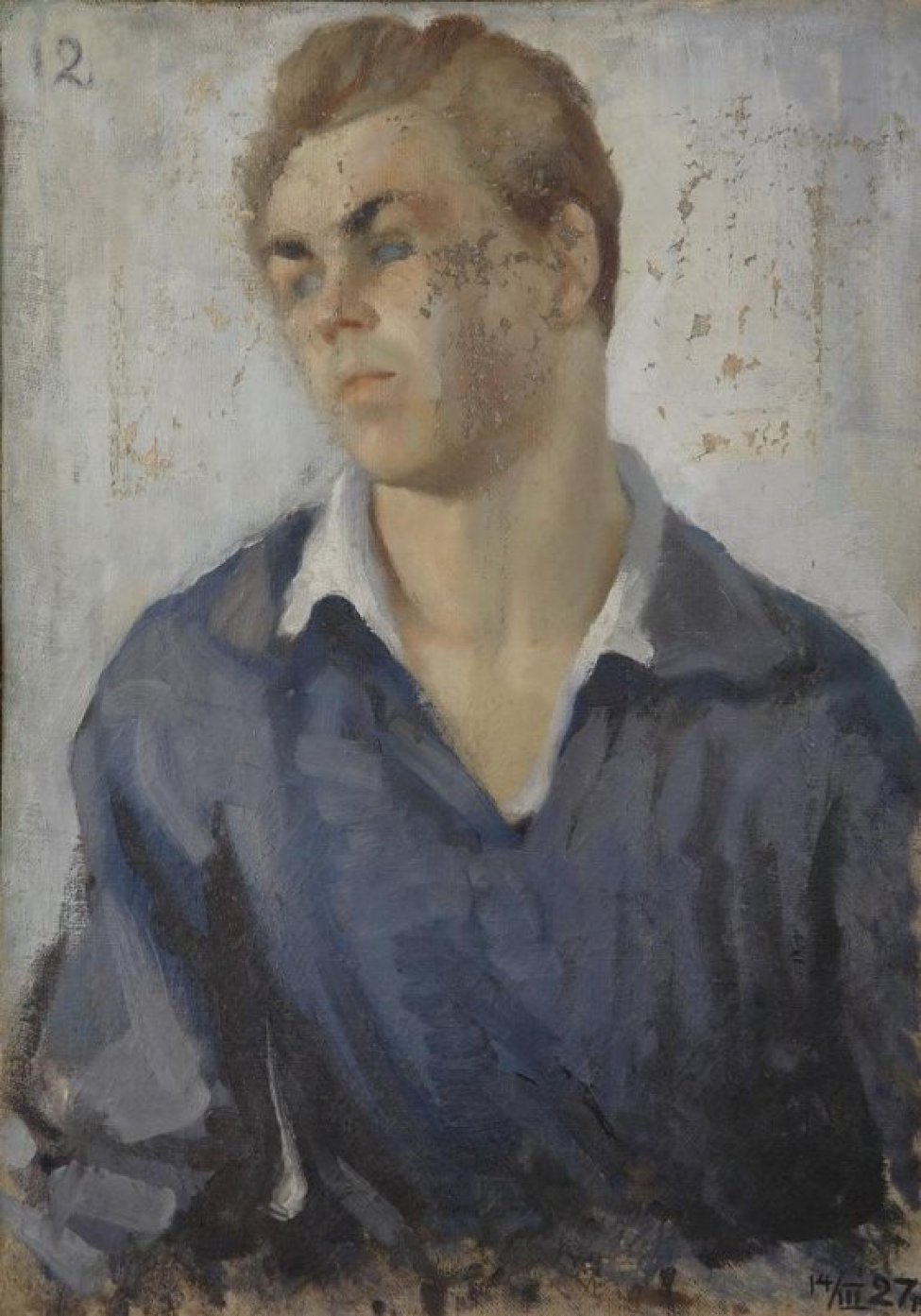 Поясное изображение молодого человека, одетого в серую рубашку с отложным воротником. Волосы русые, брови черные. Фон светлый, серо-голубой.