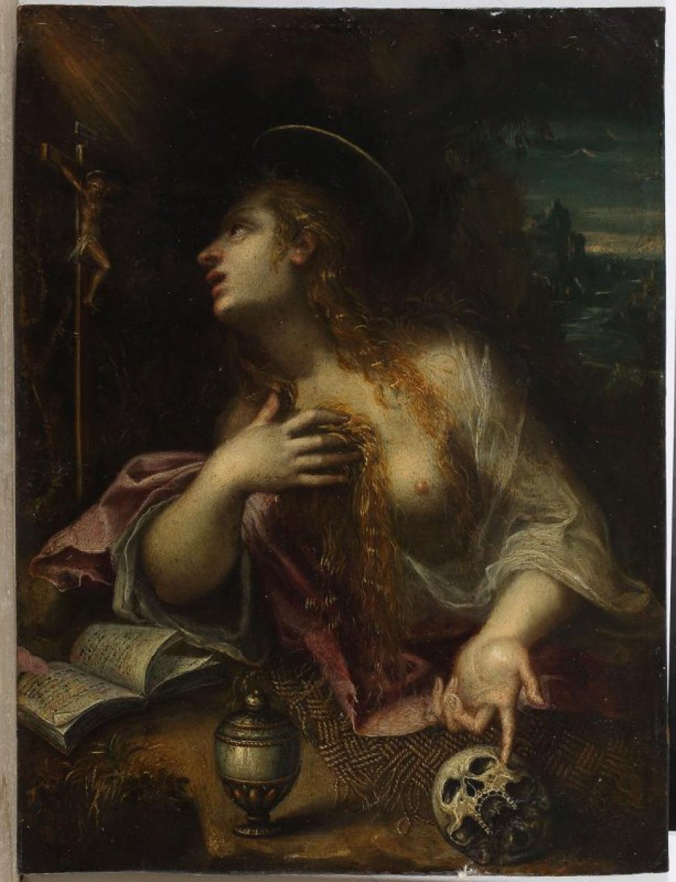 Изображена молодая женщина, сидящая за столом, с распущенными волосами, в белой одежде. Глаза обращены на небольшое распятие, стоящее на столе. Левой рукой она показывает на череп, лежащий на столе, правая рука прижата к груди.