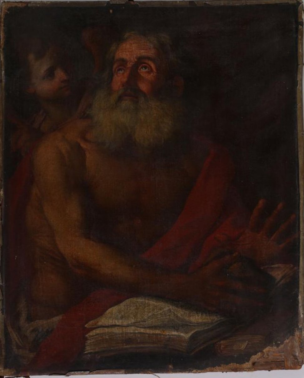 Изображен на темном фоне полуобнаженный мужчина в красном плаще. Лицо и глаза подняты кверху. Перед ним лежит раскрытая книга. Сзади него стоит крылатый ребенок и указывает ему пальчиком налево.