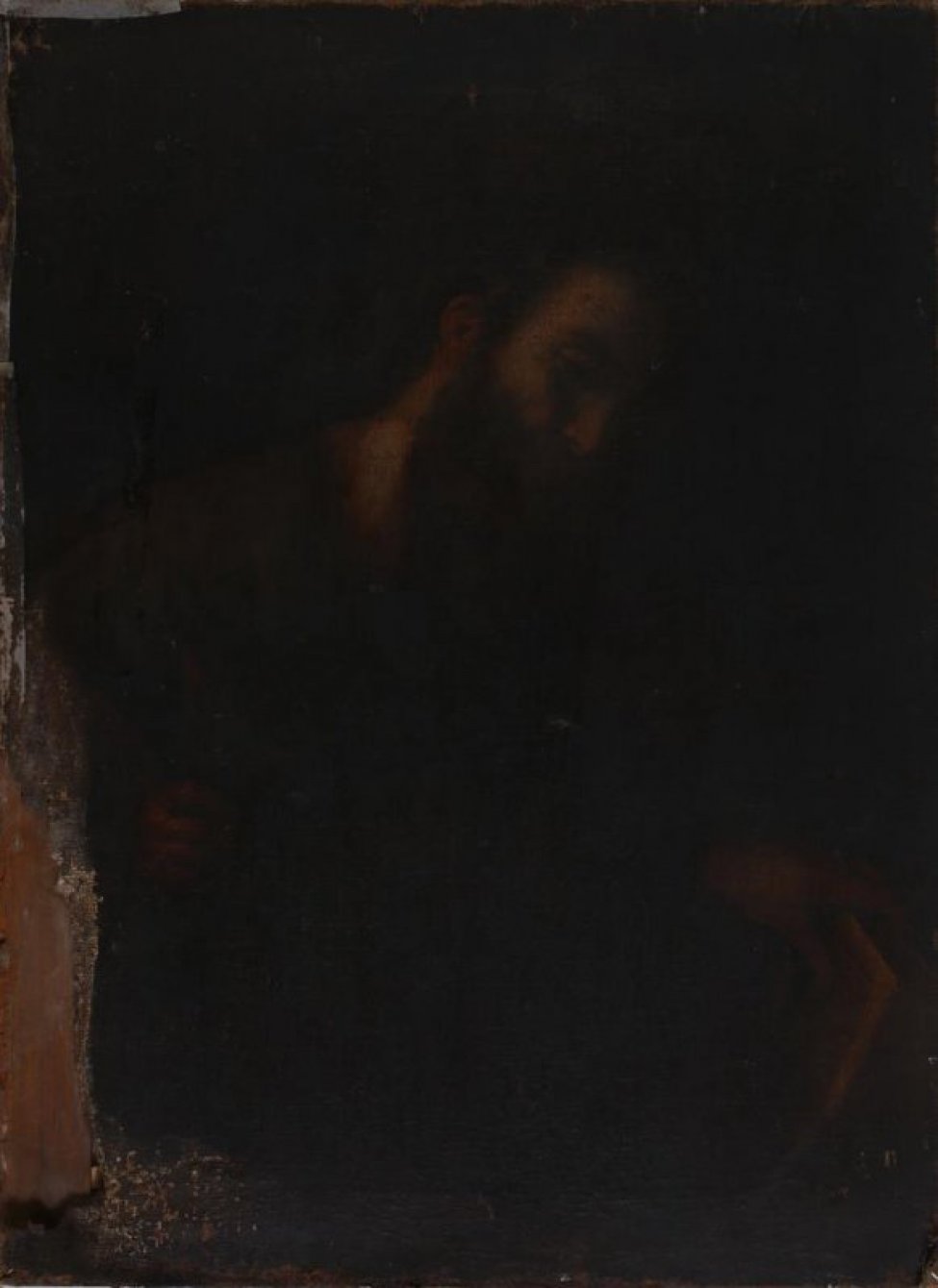 Изображен по пояс апостол с книгами в обеих руках. На нем темно-коричневая одежда. Голова наклонена вправо.