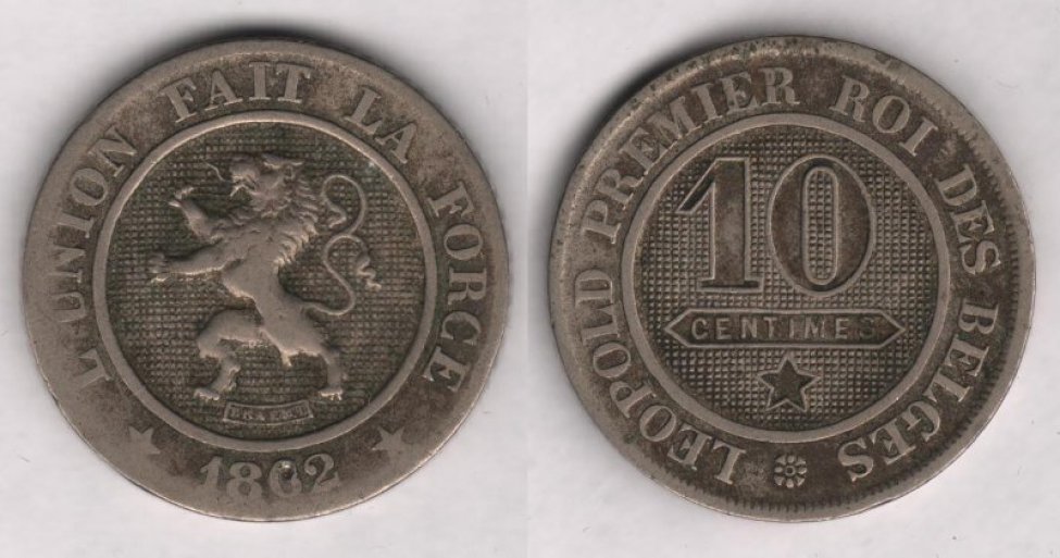 Аверс: В центре -- герб Бельгии в круглом медальоне: на фоне из мелких квадратов (чёрный цвет в геральдике) геральдический лев на задних лапах (вздыб- ленный) с высунутым языком и раздвоенным хвостом, обращённый геральдически вправо. Под изображением льва подпись автора мелким шрифтом (расположена между задними лапами) в линейной прямоугольной рамке: BRAEMT. Вокруг медальона линейная рамка. Вокруг рамки надпись с разры- вом внизу: L’UNION FAIT LA FORCE. Внизу в разрыве надписи, дата: 1862. Слева и справа от даты по пятиконечной звезде. По краю монеты линейный буртик (частично стёрт).
Реверс: В центре, в круглом медальоне, на фоне из мелких квадратов -- обозначение номинала в 2 строки: 10 / CENTIMES. Цифра номинала выполнена круп- ным шрифтом; 2-я строка номинала выполнена мелким шрифтом, расположена на гладком фоне, вокруг строки тонкая линейная рамка, образующая горизонтальный пятиугольник (с острыми углами с правой и левой стороны). Под номиналом пятиконечная звезда. Вокруг композиции медальона ли- нейная рамка. Вокруг рамки надпись с небольшим разрывом внизу: LEOPOLD PREMIER ROI DES BELGES. Внизу, в разрыве надписи, круглая розет- ка, состоящая из 8 лепестков и кружка в центре (в центре кружка маленькая углубленная точка). Вокруг композиции реверса рамка из коротких зубцов (примыкает к буртику; частично стёрта слева и вверху). По краю монеты линейный буртик.
Гурт: пунктирный (В виде углублённых (контррельефных) квадратов.)